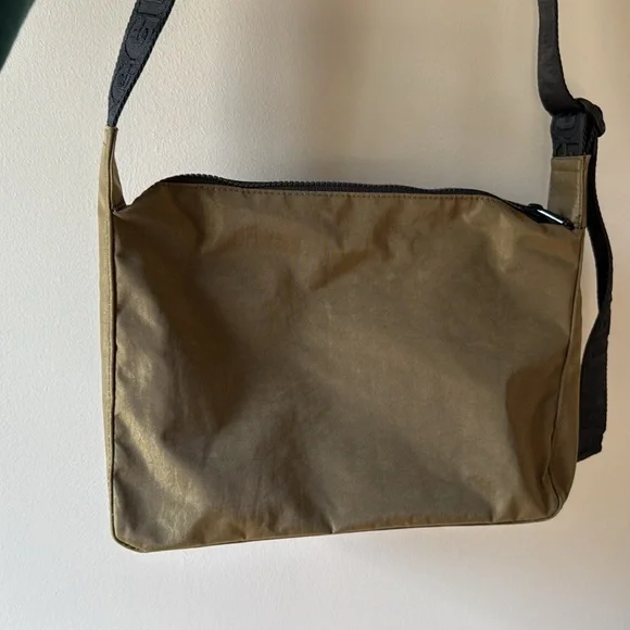 NWT Baggu Medium Cargo Crossbody - Picture 5 of 5